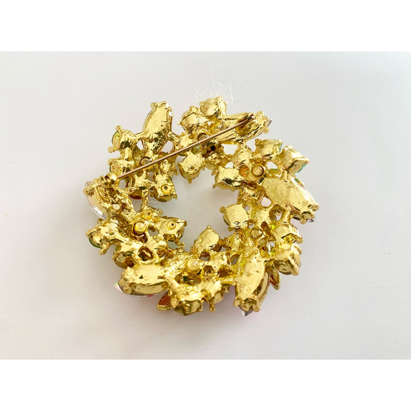 Sparkly Multi-color Rhinestone Crystal Wreath Floral Brooch. Gold tone - Picture 5 of 5